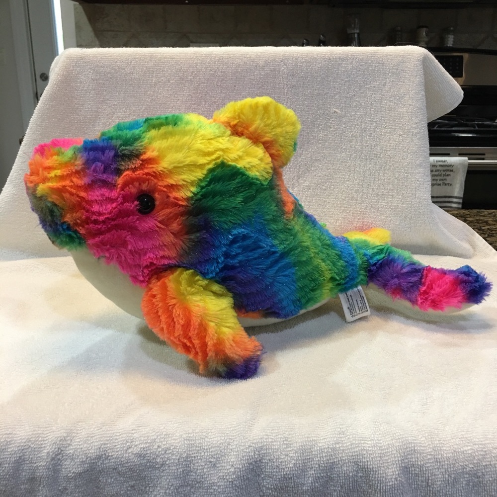 Fiesta Rainbow Plush Dolphin 15”👩‍🎤